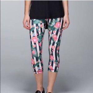Lululemon Athletica crop Pants | Size: 4
